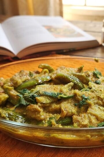 Tindli Sabzi with Besan, Peanuts and Curd (With Onion and Ginger)