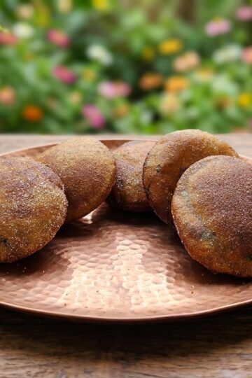 Rajgira banana poori made with boiled raw banana and rajgira flour